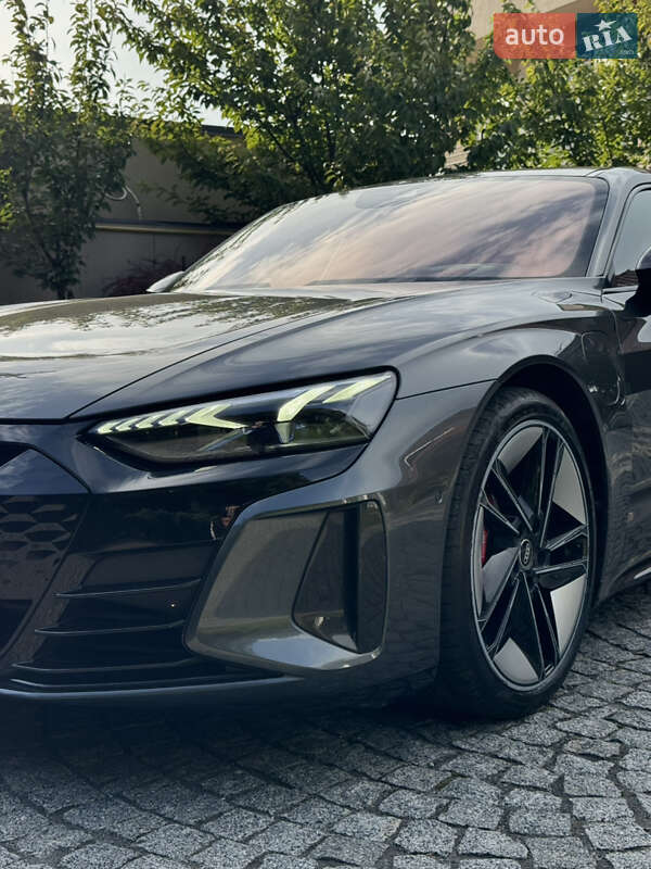 Купе Audi RS e-tron GT 2022 в Мукачево