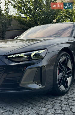 Купе Audi RS e-tron GT 2022 в 