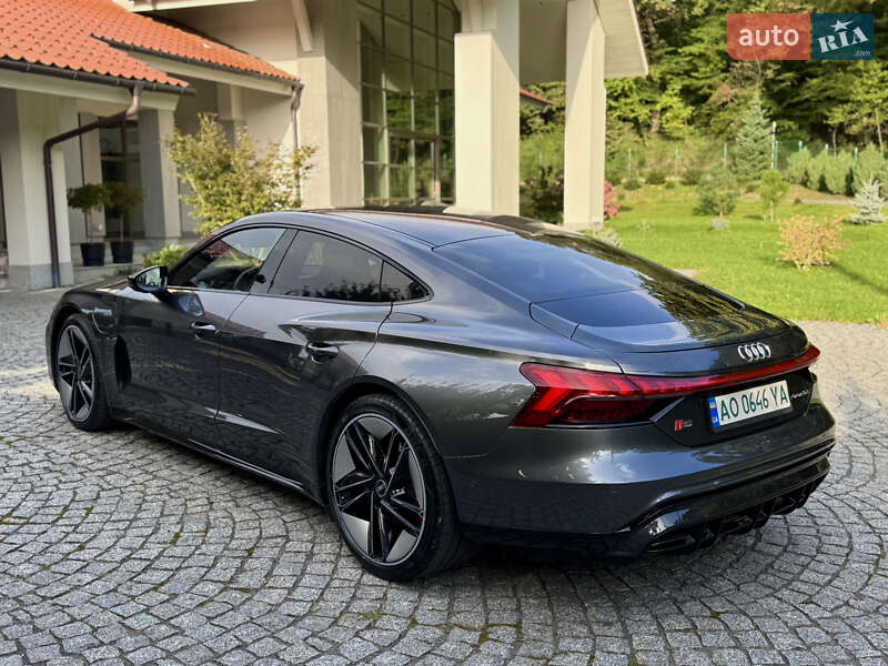Купе Audi RS e-tron GT 2022 в Мукачево