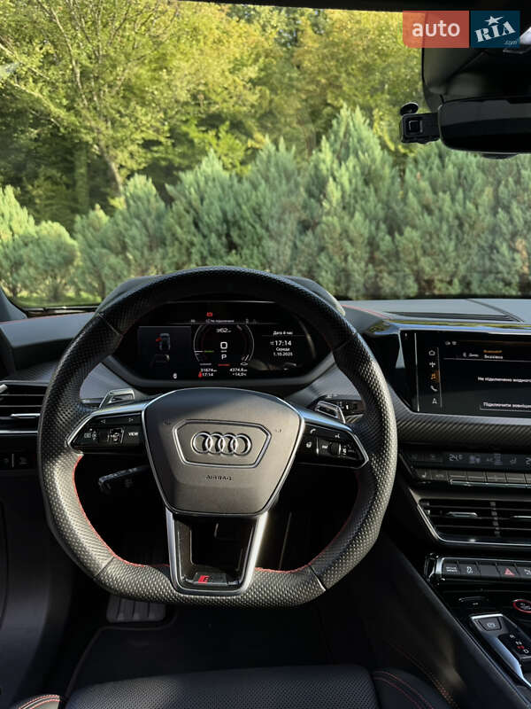 Купе Audi RS e-tron GT 2022 в Мукачево