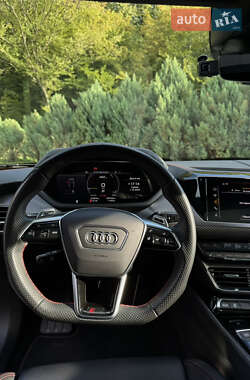 Купе Audi RS e-tron GT 2022 в 