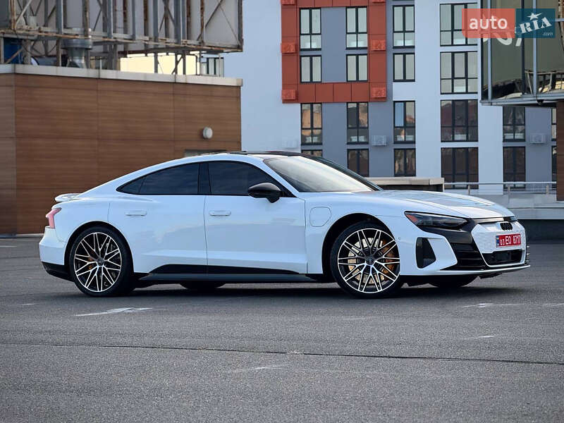 Audi RS e-tron GT 2024