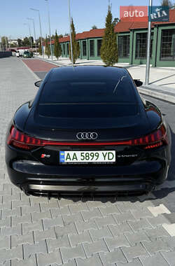 Купе Audi RS e-tron GT 2024 в 