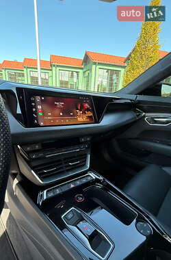 Купе Audi RS e-tron GT 2024 в 