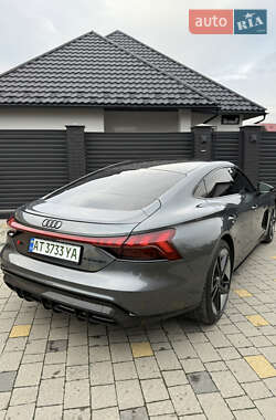 Купе Audi RS e-tron GT 2021 в 