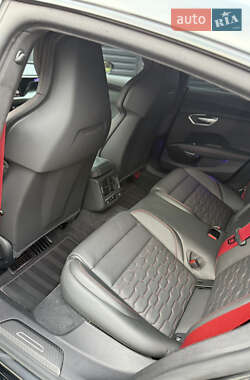 Купе Audi RS e-tron GT 2021 в 
