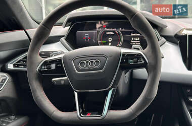 Купе Audi RS e-tron GT 2023 в 