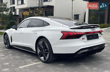 Купе Audi RS e-tron GT 2021 в 