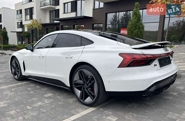 Купе Audi RS e-tron GT 2021 в 