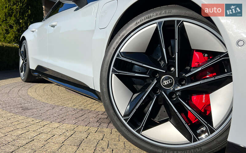 Купе Audi RS e-tron GT 2021 в Львові