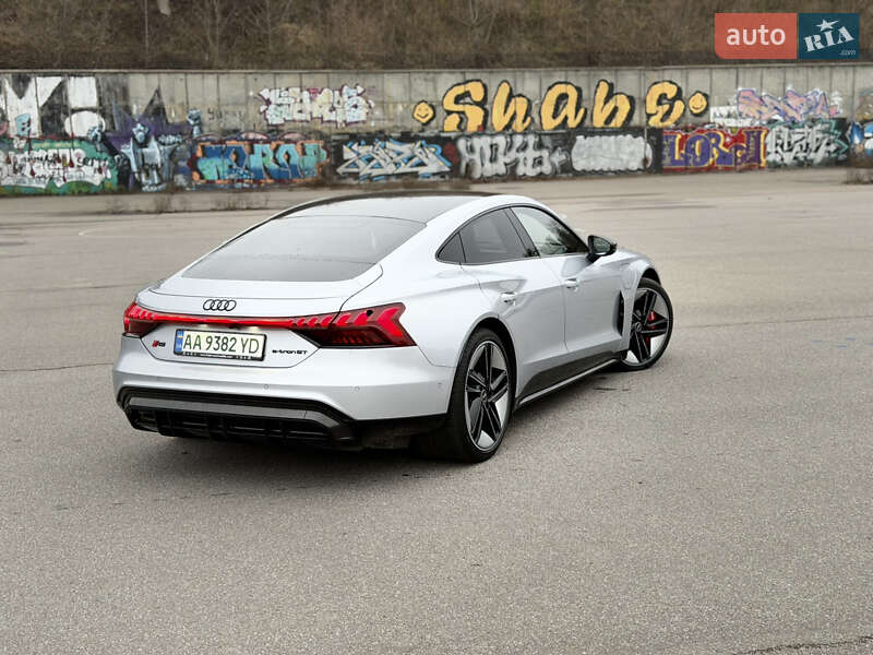 Купе Audi RS e-tron GT 2022 в Києві