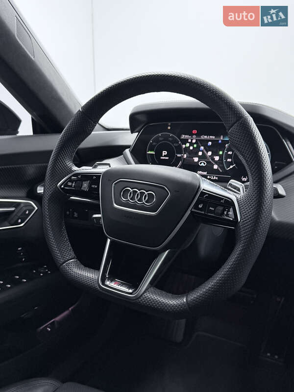 Купе Audi RS e-tron GT 2023 в Одесі