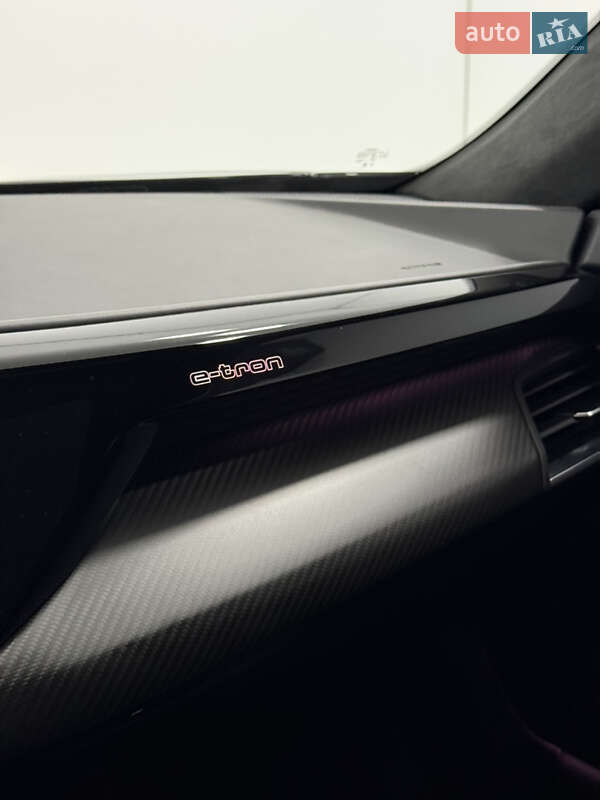 Купе Audi RS e-tron GT 2023 в Одесі