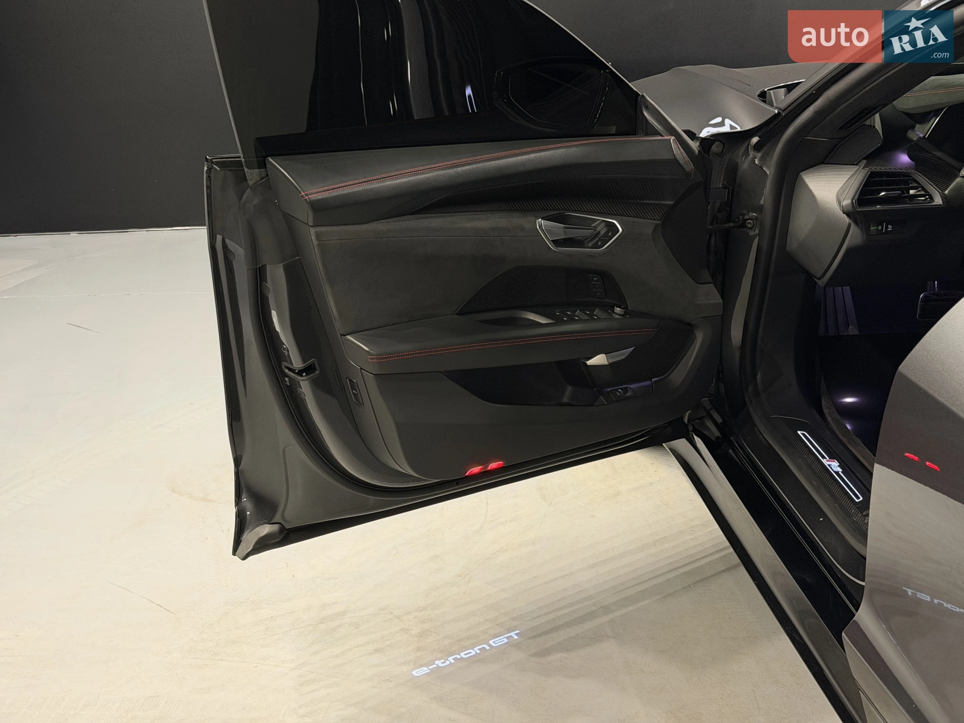 2021 Audi RS e-tron GT - мініатюра 15