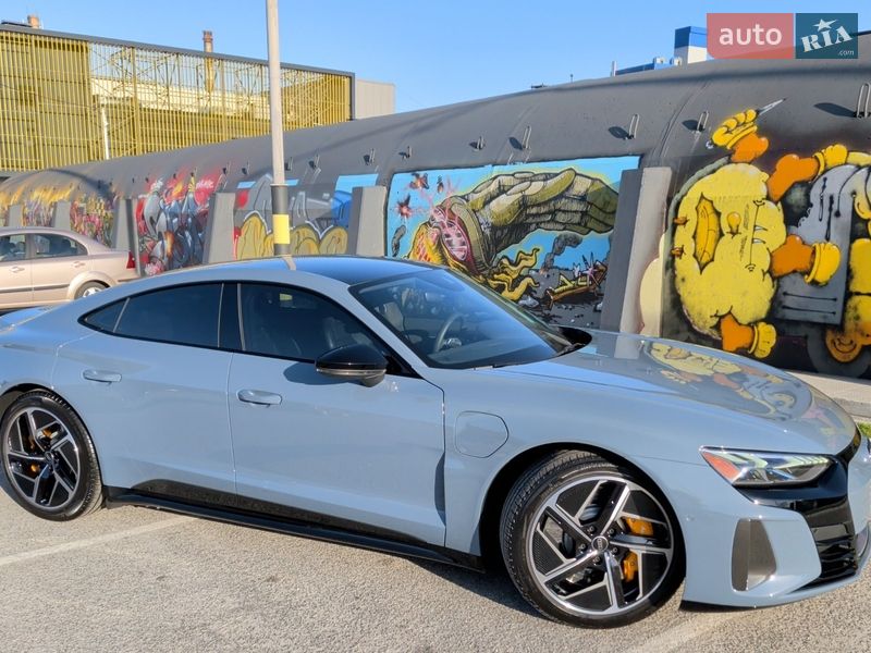 Купе Audi RS e-tron GT 2024 в Киеве