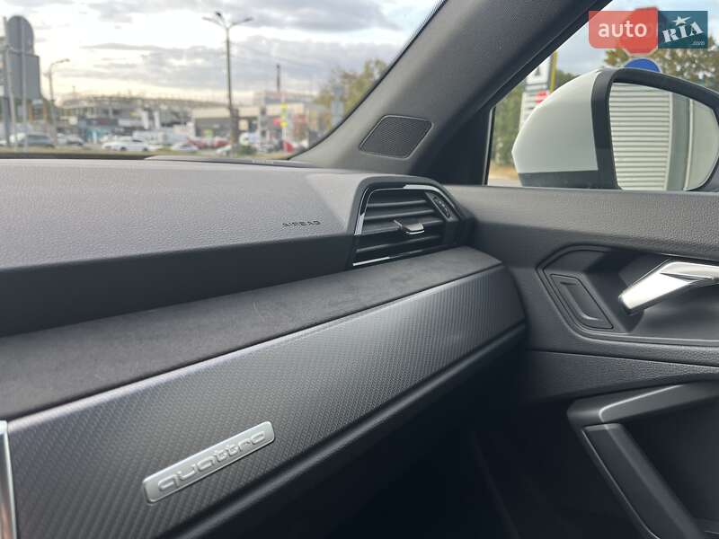 Внедорожник / Кроссовер Audi RS Q3 Sportback 2021 в Днепре