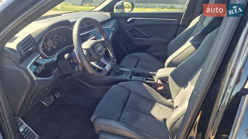 Позашляховик / Кросовер Audi RS Q3 2024 в Києві
