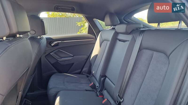 Позашляховик / Кросовер Audi RS Q3 2024 в Києві