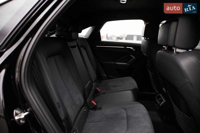 Позашляховик / Кросовер Audi RS Q3 2024 в Києві