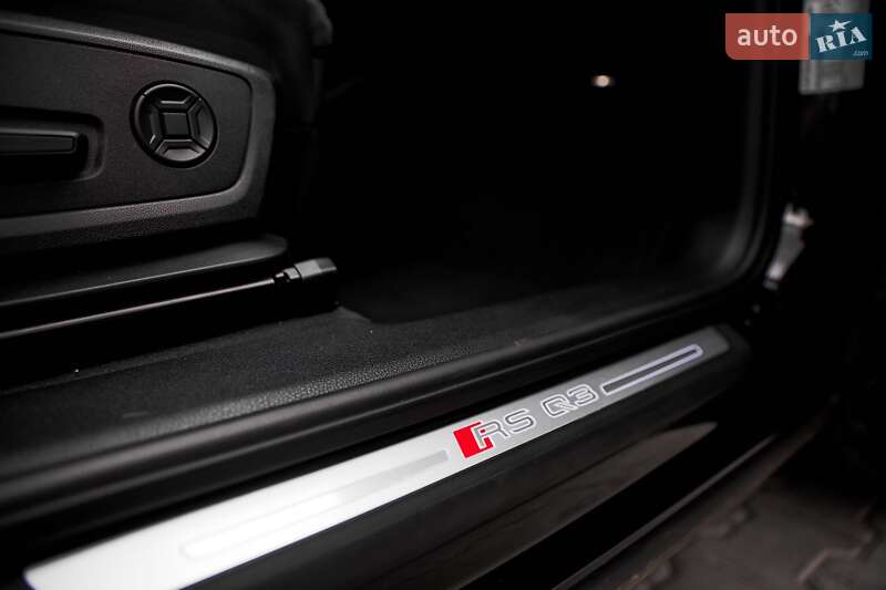 Позашляховик / Кросовер Audi RS Q3 2024 в Києві