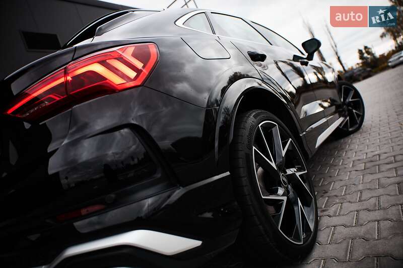 Позашляховик / Кросовер Audi RS Q3 2024 в Києві