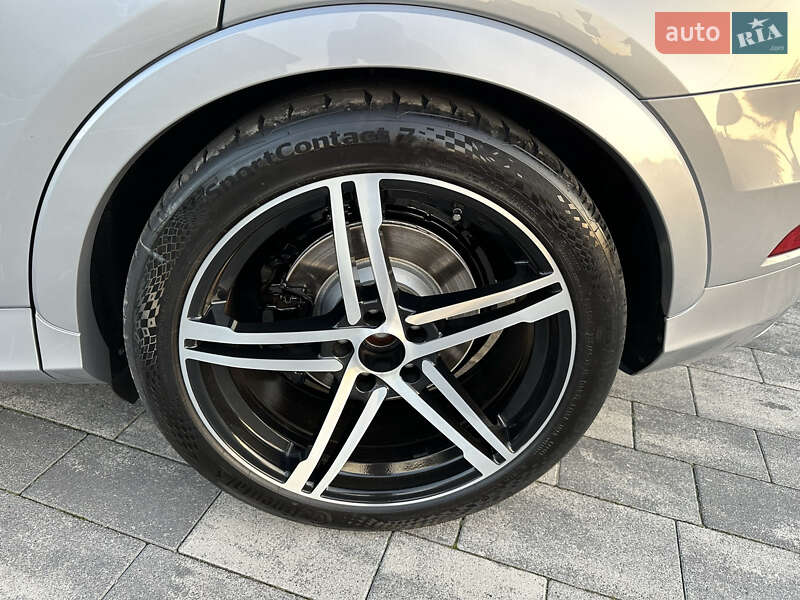 Внедорожник / Кроссовер Audi RS Q3 2016 в Луцке