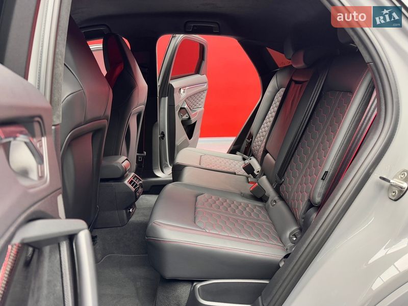 Внедорожник / Кроссовер Audi RS Q3 2023 в Киеве фото 48 Внедорожник / Кроссовер Audi RS Q3 2023 в Киеве