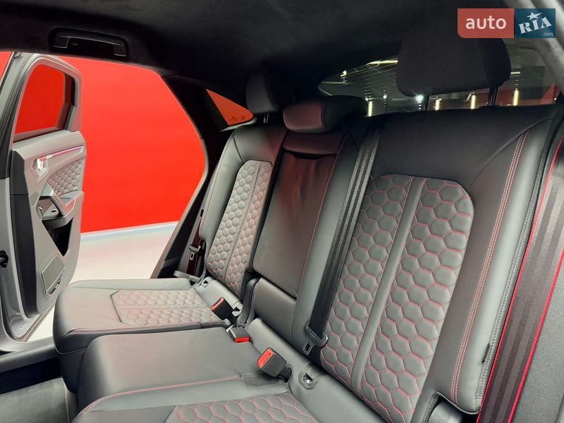 Внедорожник / Кроссовер Audi RS Q3 2023 в Киеве фото 49 Внедорожник / Кроссовер Audi RS Q3 2023 в Киеве