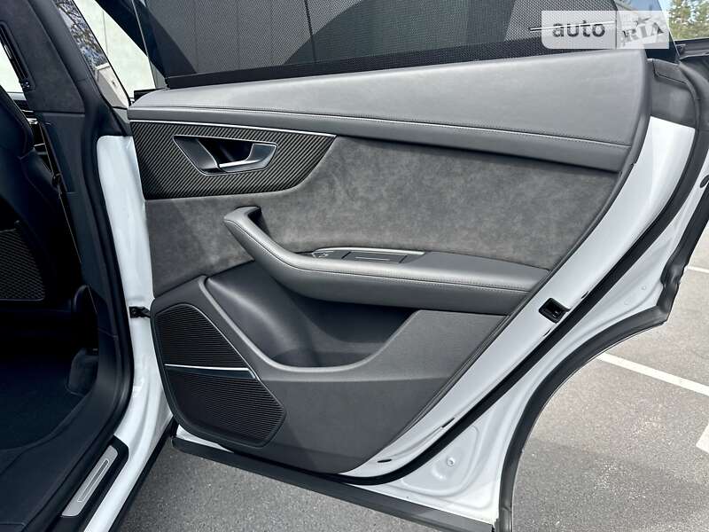 Внедорожник / Кроссовер Audi RS Q8 2020 в Киеве