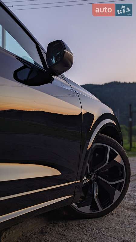Позашляховик / Кросовер Audi RS Q8 2022 в Львові