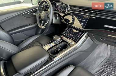 Внедорожник / Кроссовер Audi RS Q8 2021 в 