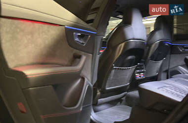 Внедорожник / Кроссовер Audi RS Q8 2021 в 