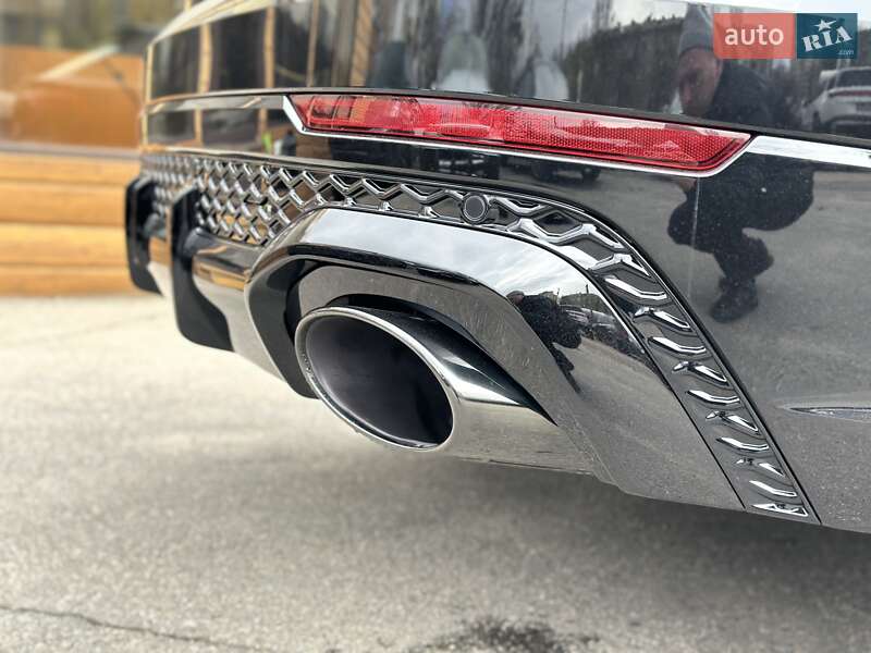 Внедорожник / Кроссовер Audi RS Q8 2025 в Киеве