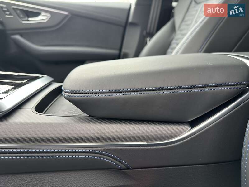 Внедорожник / Кроссовер Audi RS Q8 2025 в Киеве