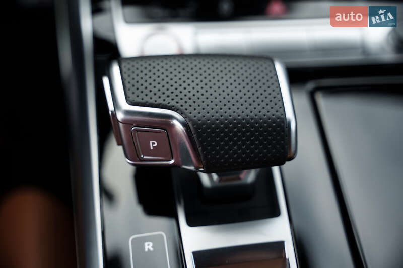 Позашляховик / Кросовер Audi RS Q8 2020 в Києві
