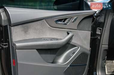 Внедорожник / Кроссовер Audi RS Q8 2023 в 