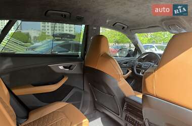 Позашляховик / Кросовер Audi RS Q8 2020 в 