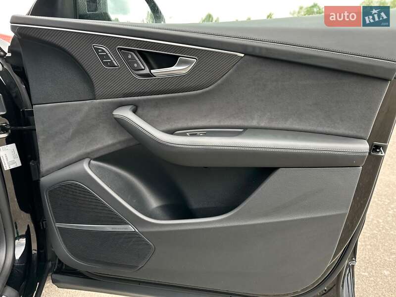 Позашляховик / Кросовер Audi RS Q8 2023 в Києві