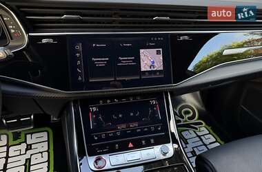 Внедорожник / Кроссовер Audi RS Q8 2023 в 