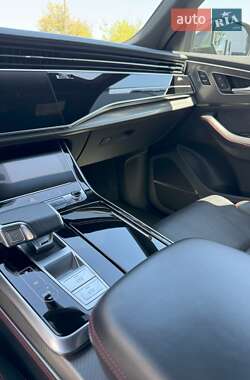 Внедорожник / Кроссовер Audi RS Q8 2020 в 