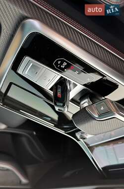 Внедорожник / Кроссовер Audi RS Q8 2022 в 