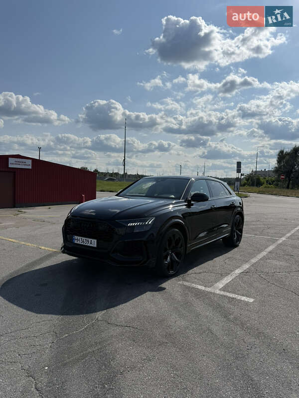 Внедорожник / Кроссовер Audi RS Q8 2020 в 