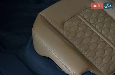 Внедорожник / Кроссовер Audi RS Q8 2025 в 