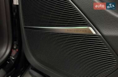 Внедорожник / Кроссовер Audi RS Q8 2025 в 