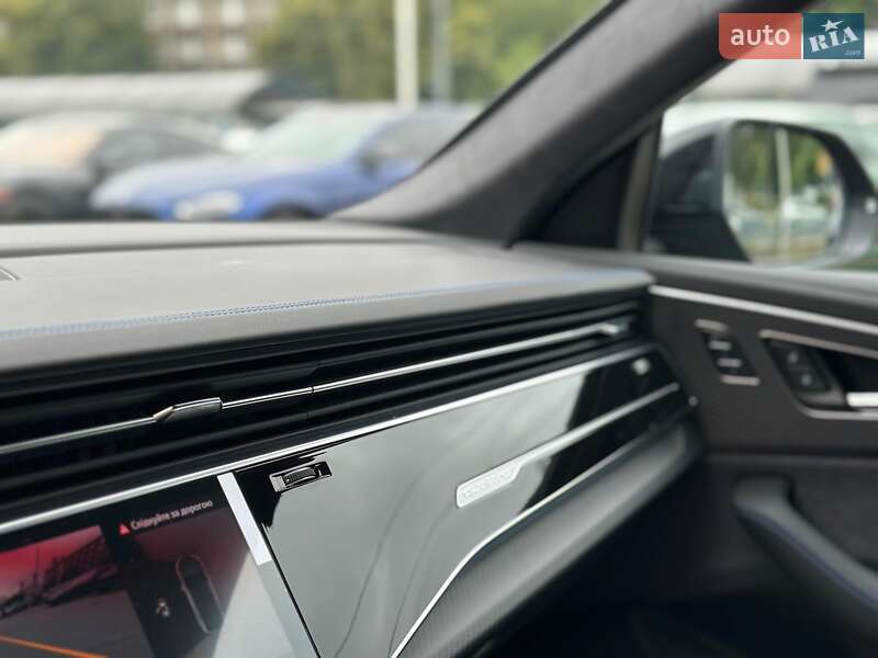 Позашляховик / Кросовер Audi RS Q8 2025 в Києві