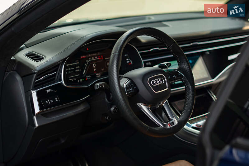 Внедорожник / Кроссовер Audi RS Q8 2020 в Киеве