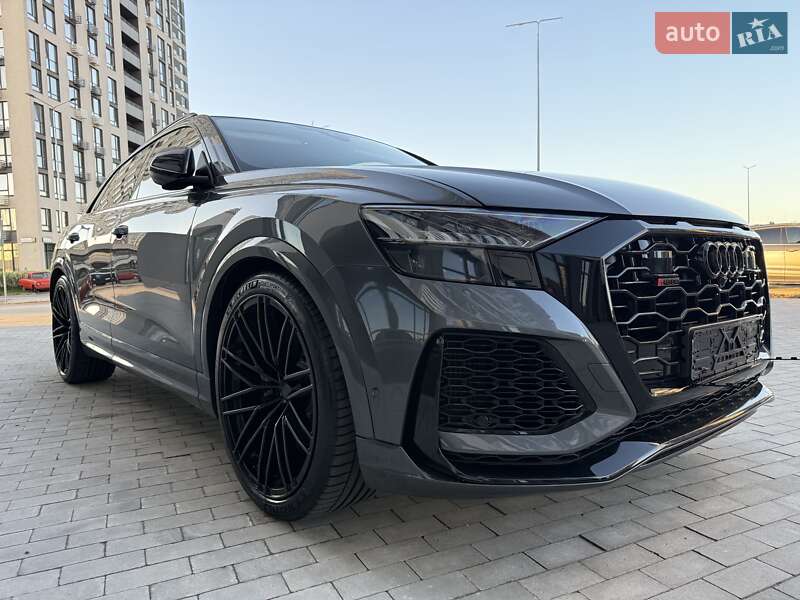 Внедорожник / Кроссовер Audi RS Q8 2023 в 