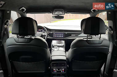 Внедорожник / Кроссовер Audi RS Q8 2023 в 