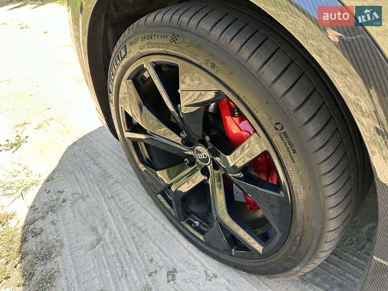 Внедорожник / Кроссовер Audi RS Q8 2021 в Днепре