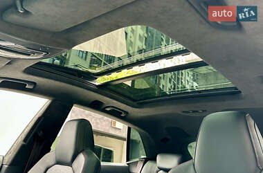 Внедорожник / Кроссовер Audi RS Q8 2020 в 